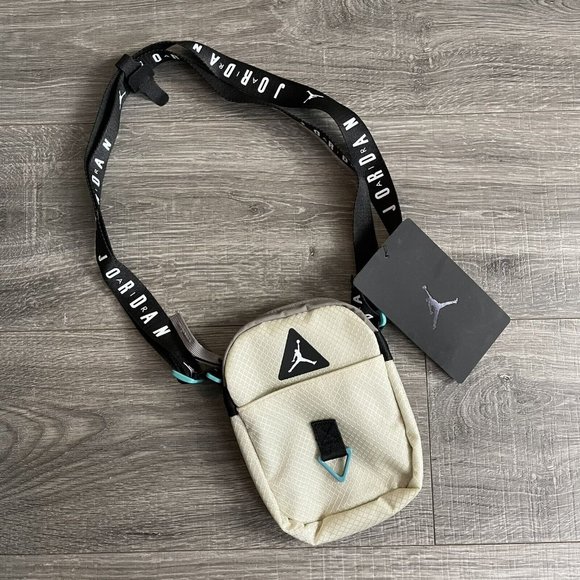 Nike Air Jordan Jumpman Diamond Festival Crossbody Bag